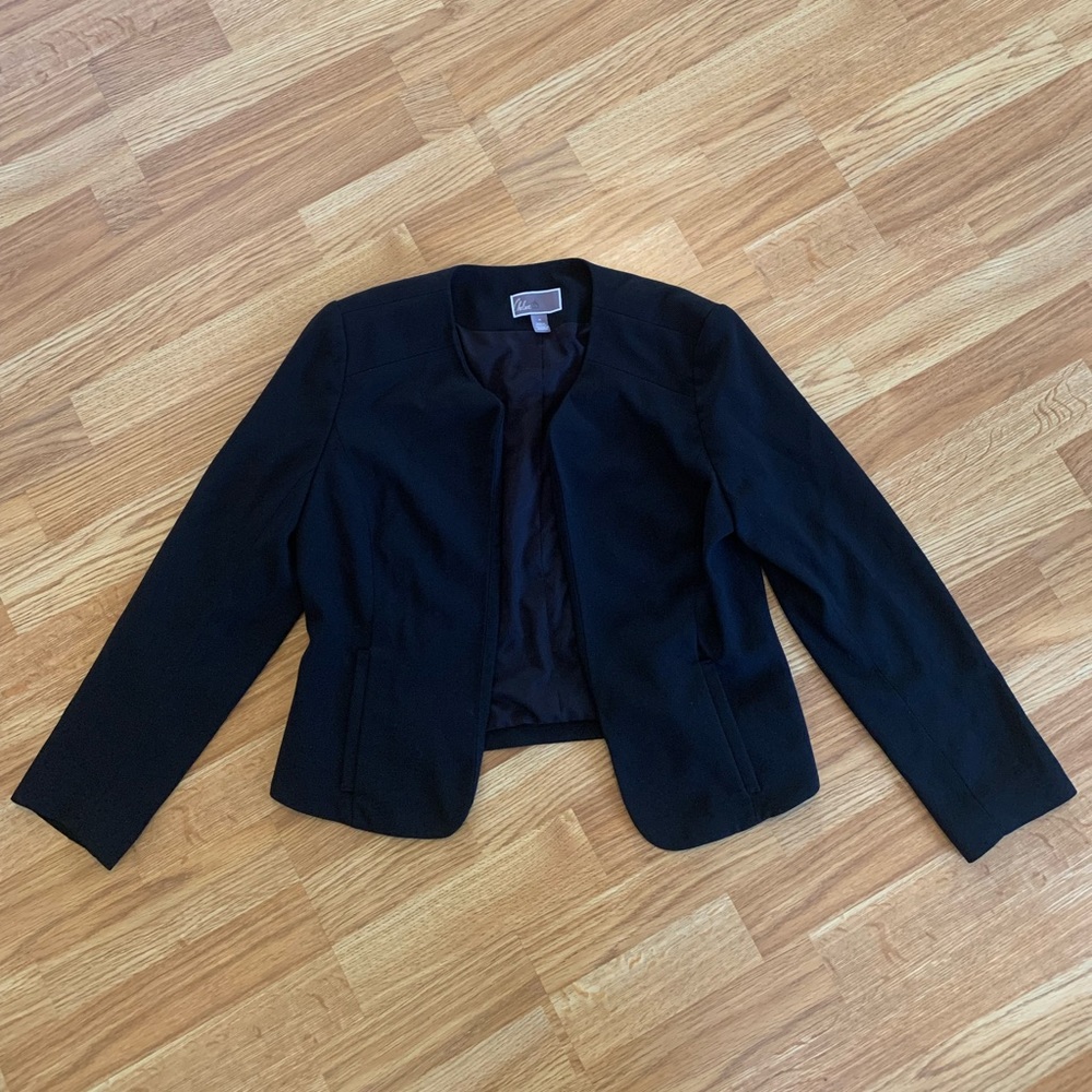 The Perfect Semi-Cropped Black Blazer 👩🏻‍💼👩🏽‍💼👩🏿‍💼👩🏼‍💼